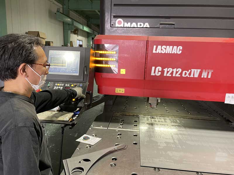 へら絞りを大阪で65年以上の経験 青戸金属