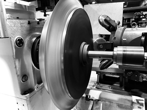 ヘラ絞りは大阪 青戸金属